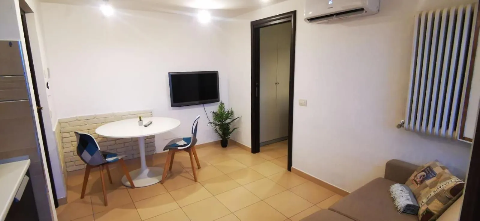شقة Cosy Penthouse Loft With View روما 0*,  إيطاليا