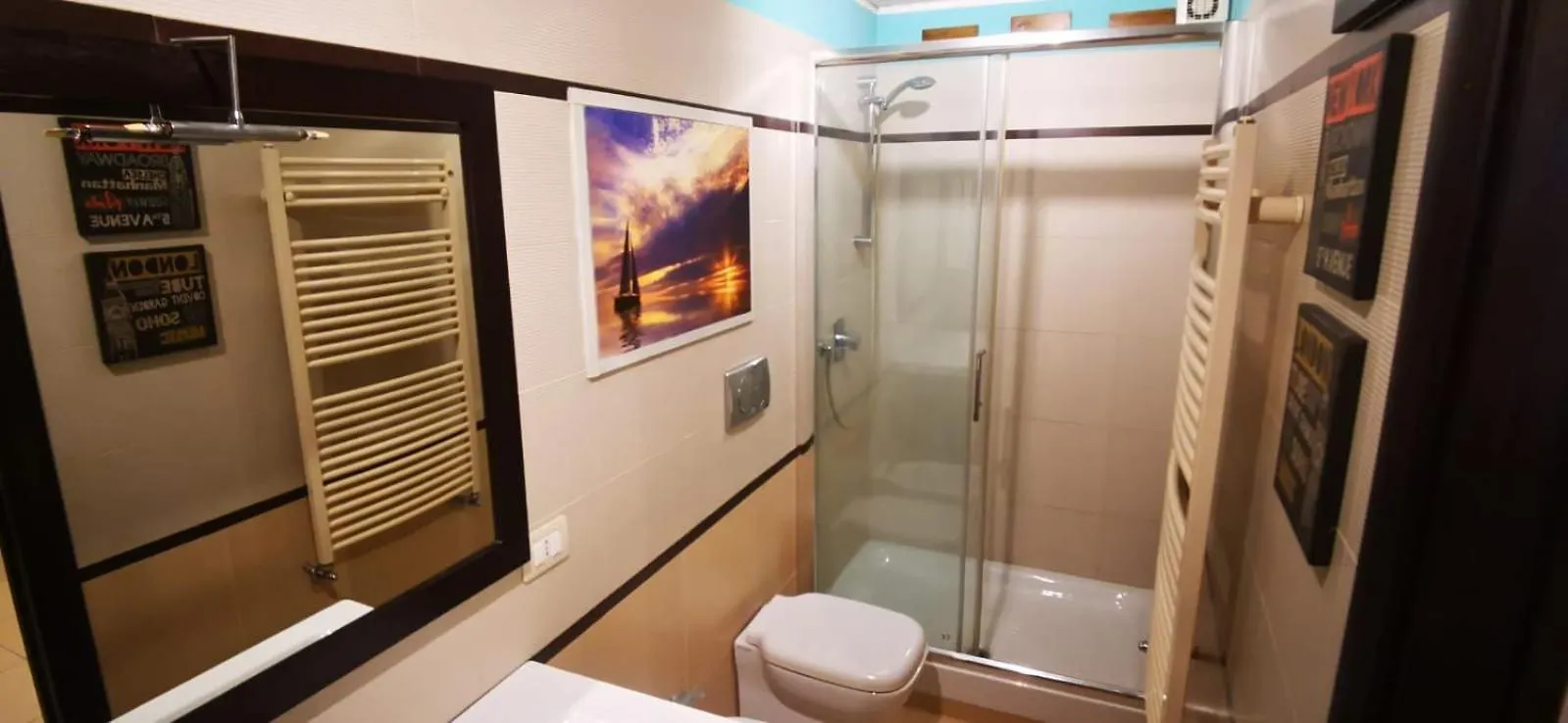 شقة Cosy Penthouse Loft With View روما إيطاليا